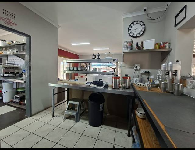 250M² RESTAURANT FOR SALE IN THREE RIVERS
